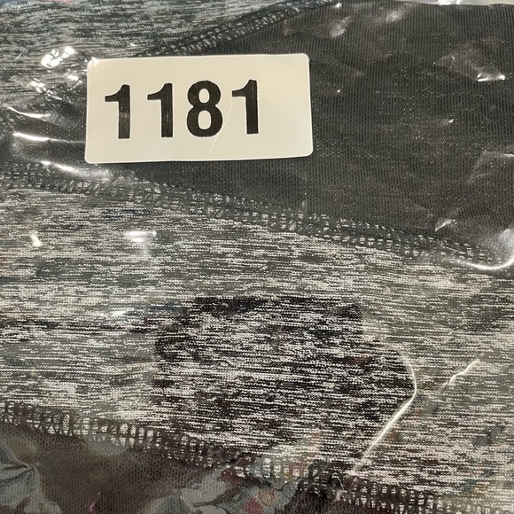 Vogo Capri Leggings Capri Size Medium Grey Black Activewear Gym Training Cropped - Picture 7 of 7